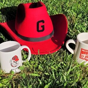UGA fan pack cowboy hat 7.5 and 2 nice coffee cups Bulldogs